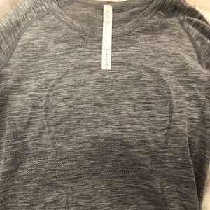 LIKE NEW Lululemon swiftly tech long sleeve